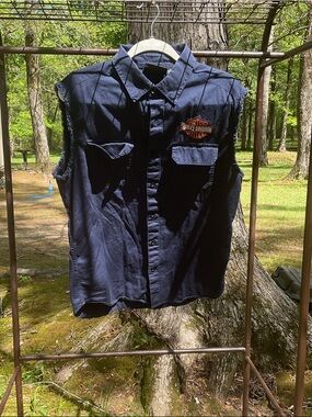 Harley-Davidson Navy Blue Sleeveless Button-Up Shirt with Orange Logo